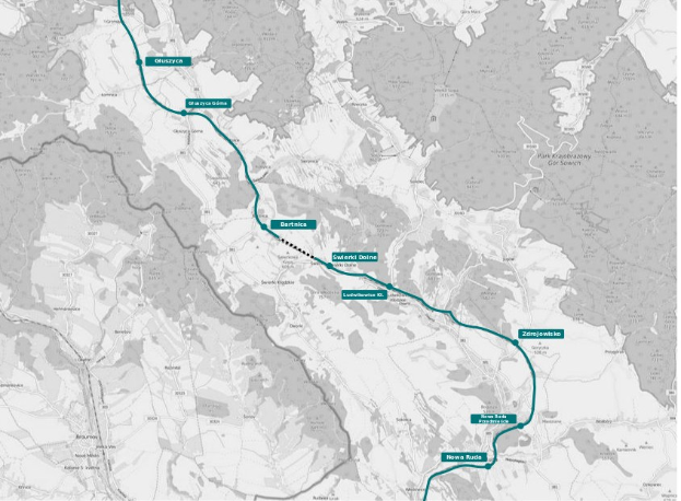 Karte einer Stadt mit einer blauen Linie, die die Route einer Fahrradtour zeigt, einschließlich Start- und Endpunkten auf der Karte.