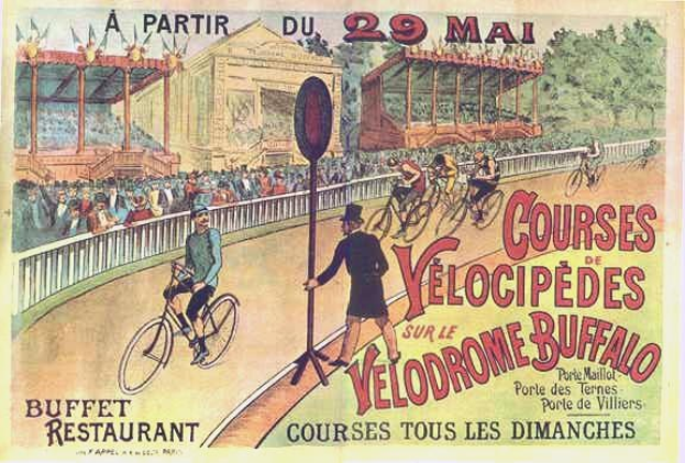 Ein Plakat, das ein Fahrradrennen in Paris ankündigt, mit Radfahrern vor dem Eiffelturm und Werbetext.
