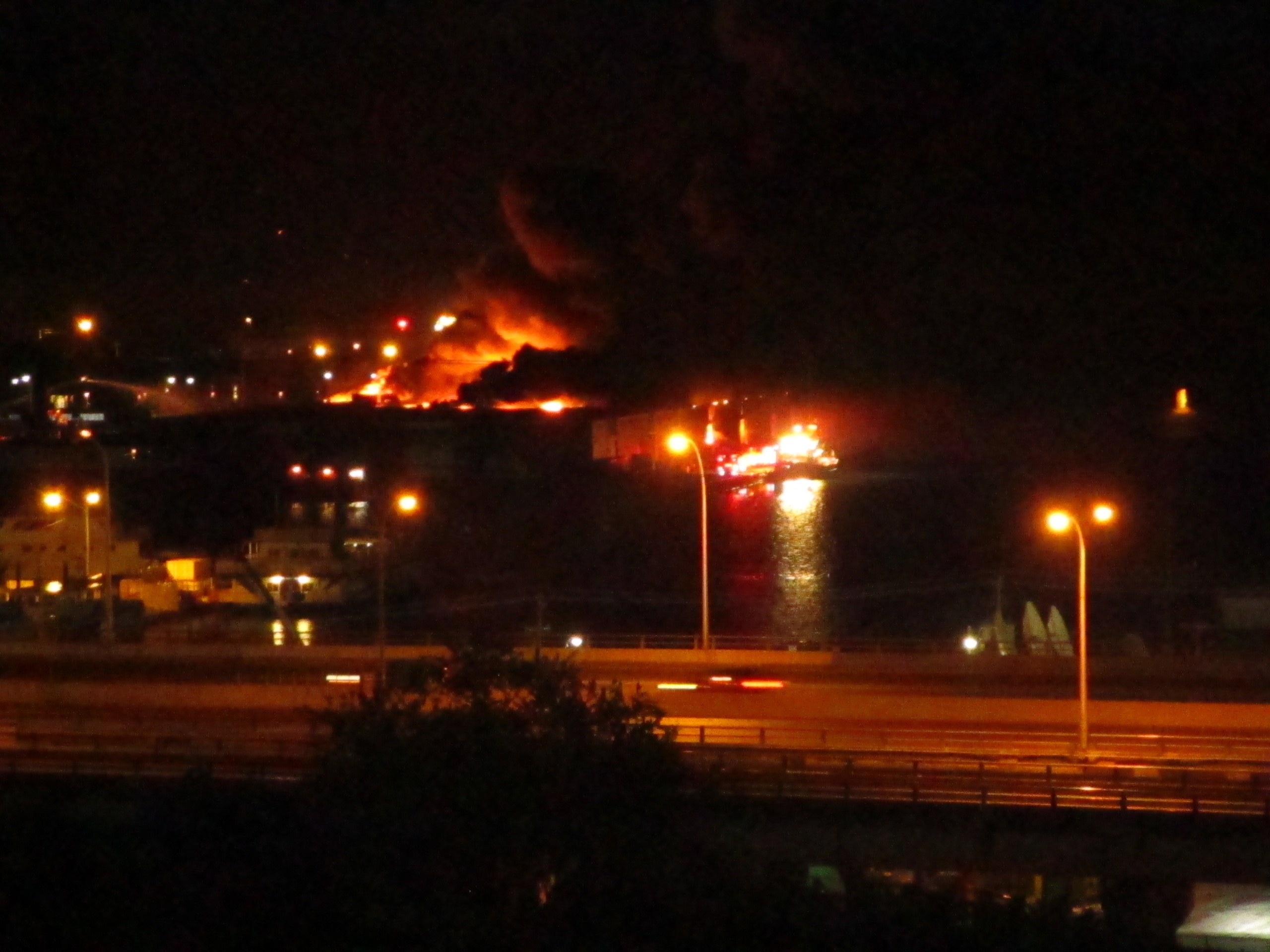 POL-ME: Zwei Autos durch Feuer beschädigt - 2508088