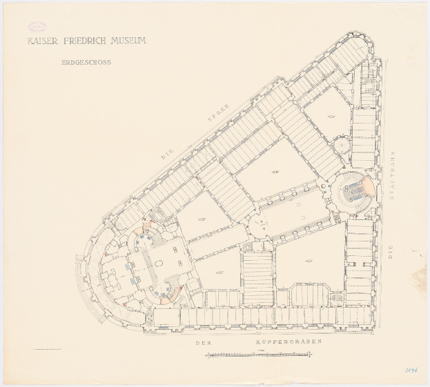Grundriss des Kaiser Friedrich Museums in Berlin, Deutschland, mit beschrifteten Räumen und Merkmalen.