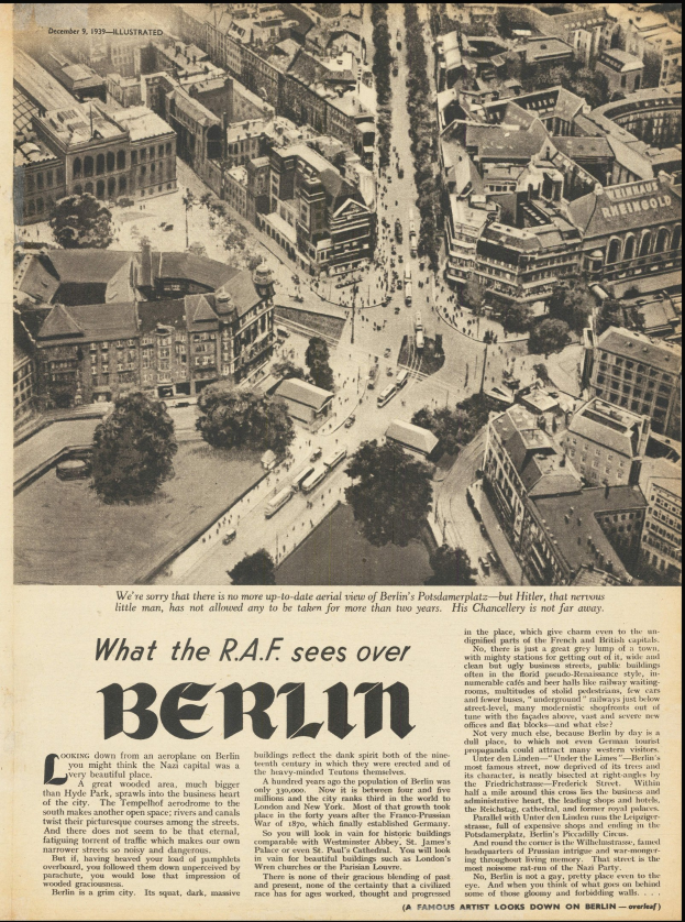 Altes Zeitungsblatt mit einem Schwarz-Weiß-Foto einer Stadtlandschaft, Text und sichtbaren Gebäuden, Bäumen und Fahrzeugen.
