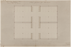 Schwarz-weißes Architekturzeichnung eines 18. Jahrhundert-Gebäudes mit zahlreichen Fenstern und handschriftlichen Anmerkungen auf altem Papier.