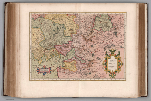 Ein aufgeschlagenes Buch, das eine detaillierte Karte von Deutschland zeigt, mit begleitendem Text.